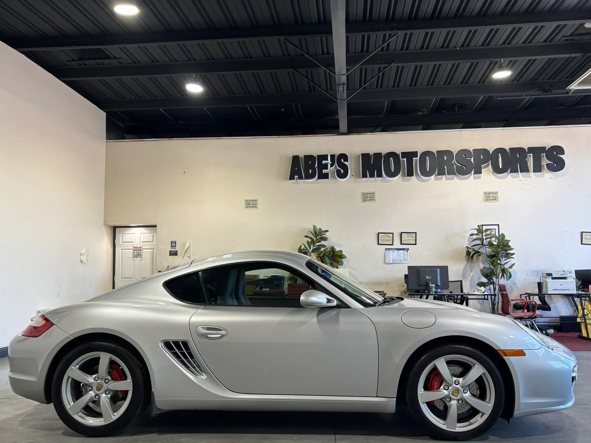 Used 2008 Porsche Cayman S Sport RWD image 4
