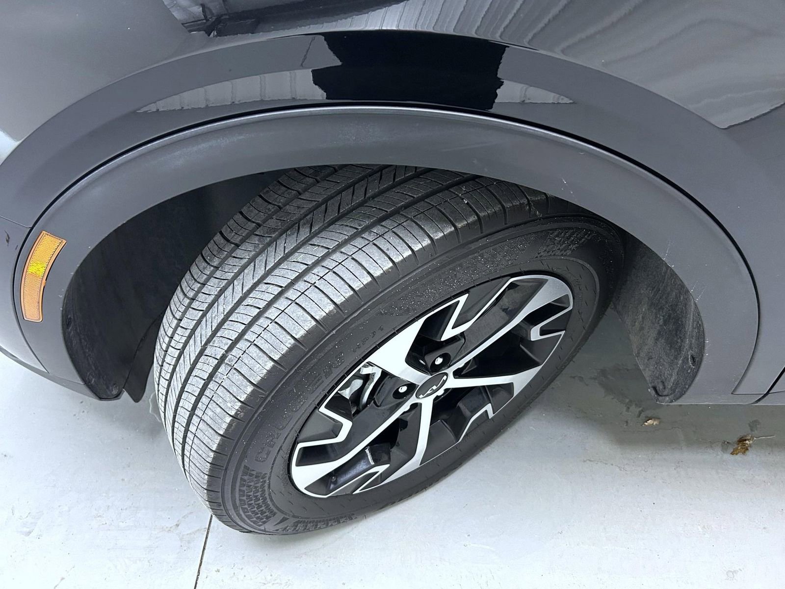 Used 2025 Kia Sportage EX image 23