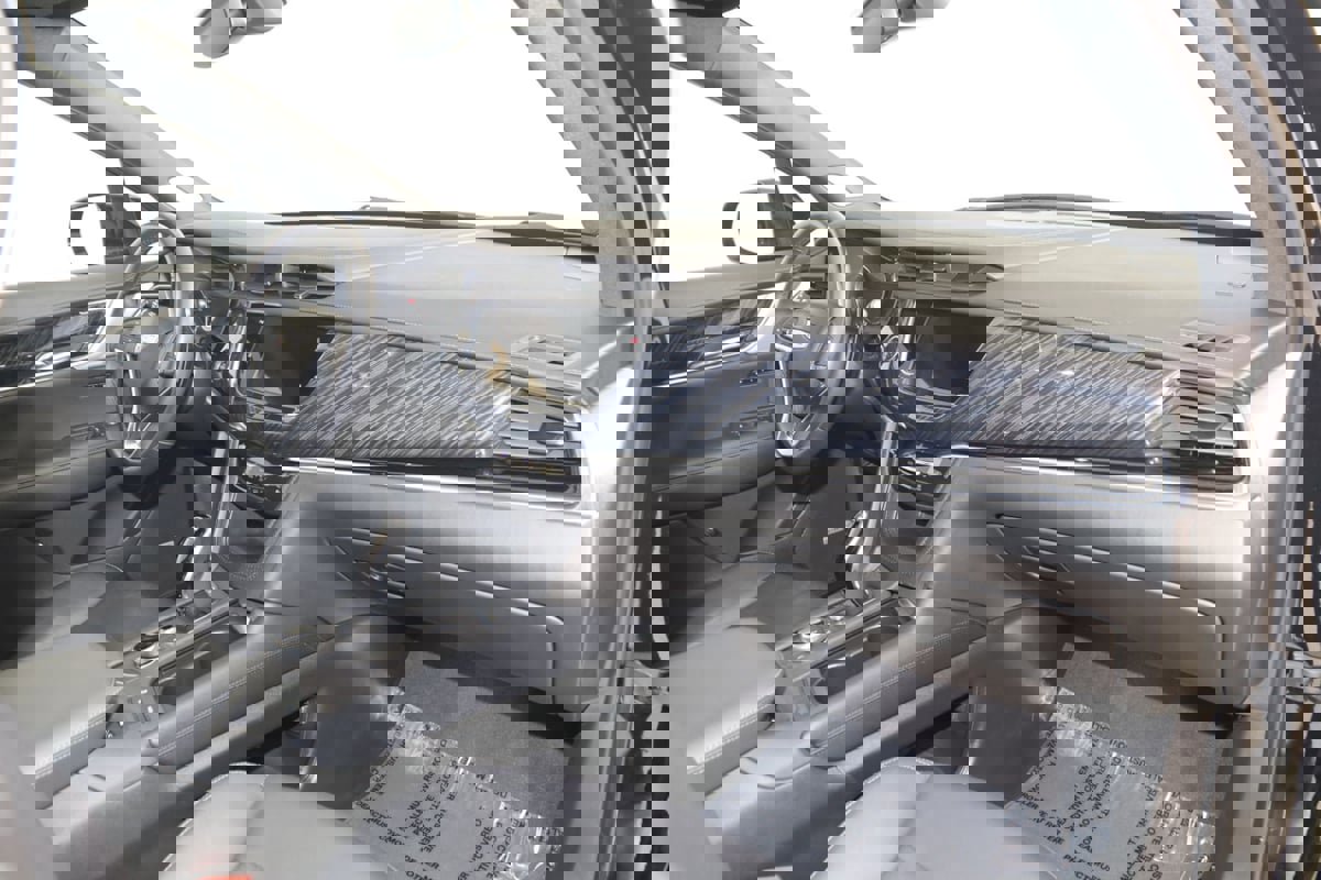 Used 2024 Cadillac XT6 Premium Luxury w/ LPO, Floor Liner Package AWD/4WD image 43