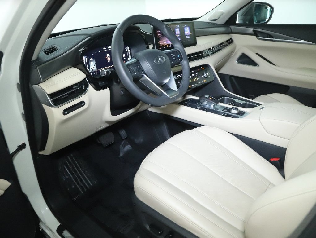 Used 2023 INFINITI QX60 Luxe w/ Performance Audio Package AWD/4WD image 4