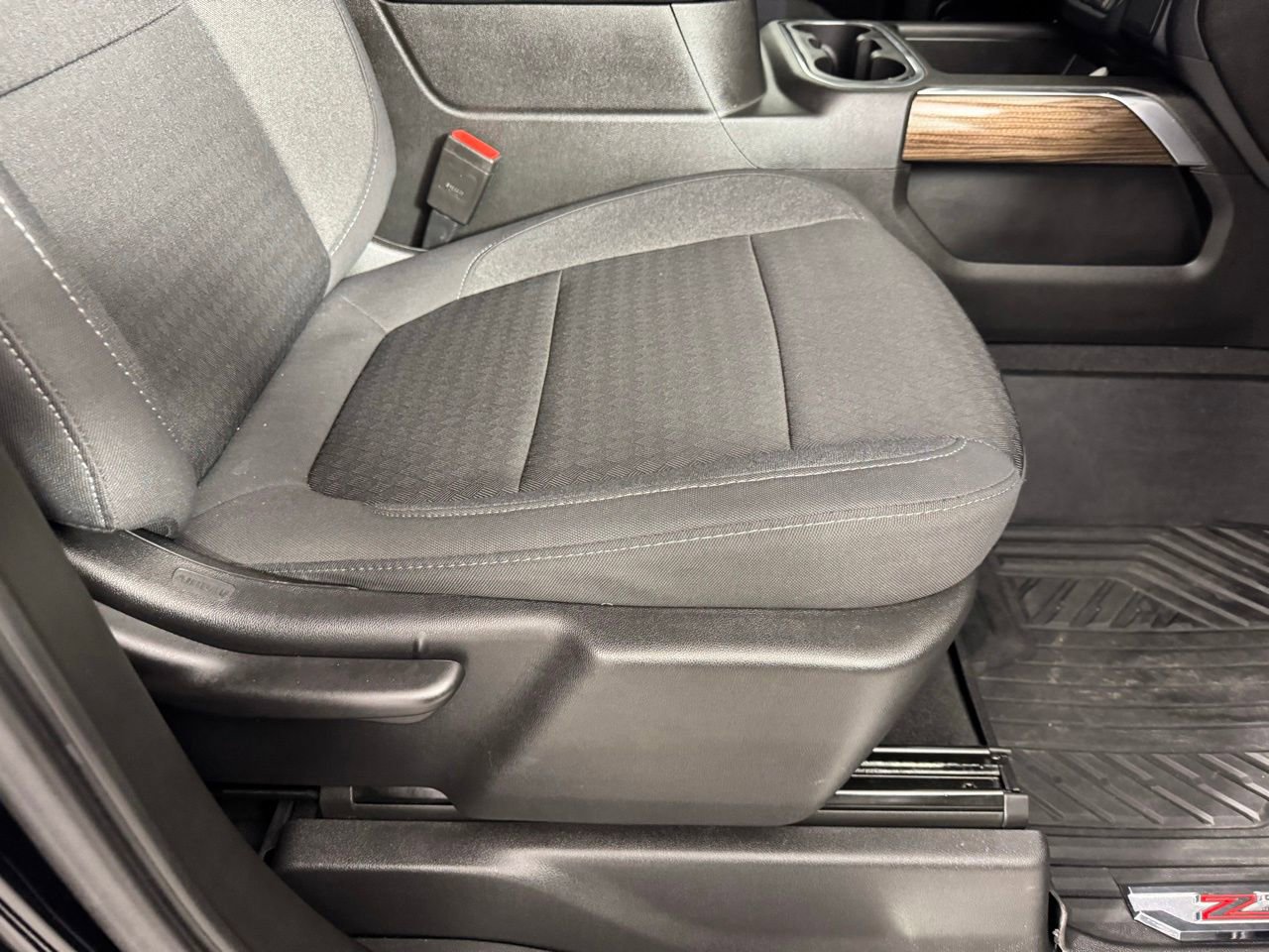 Used 2022 Chevrolet Silverado 1500 LT Trail Boss w/ Bed Protection Package image 32