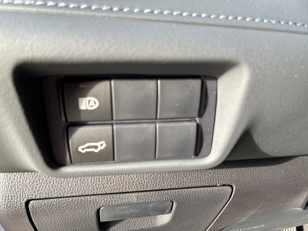 New 2026 Toyota Highlander XLE image 37