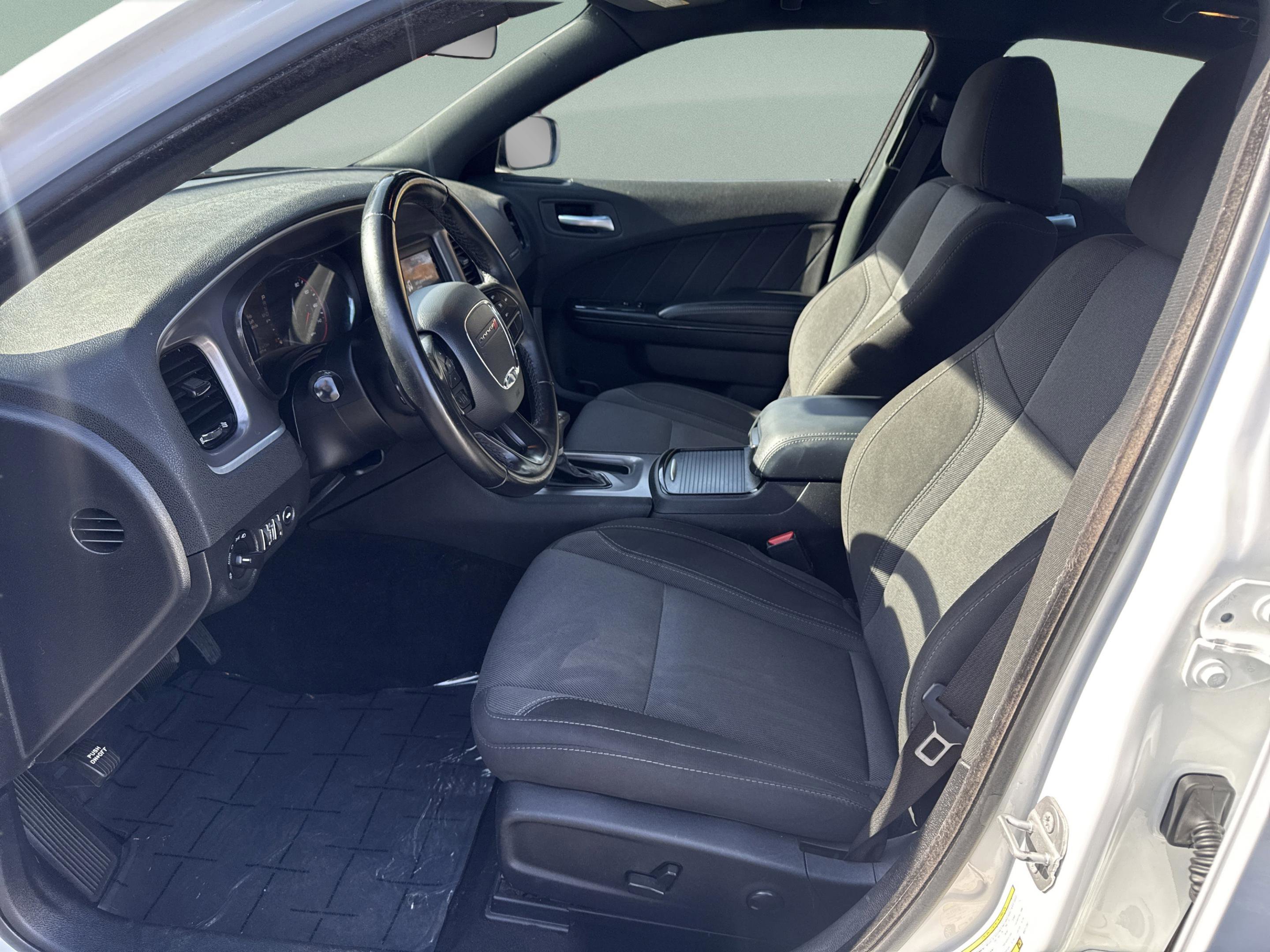 Used 2022 Dodge Charger SXT w/ Blacktop Package image 10