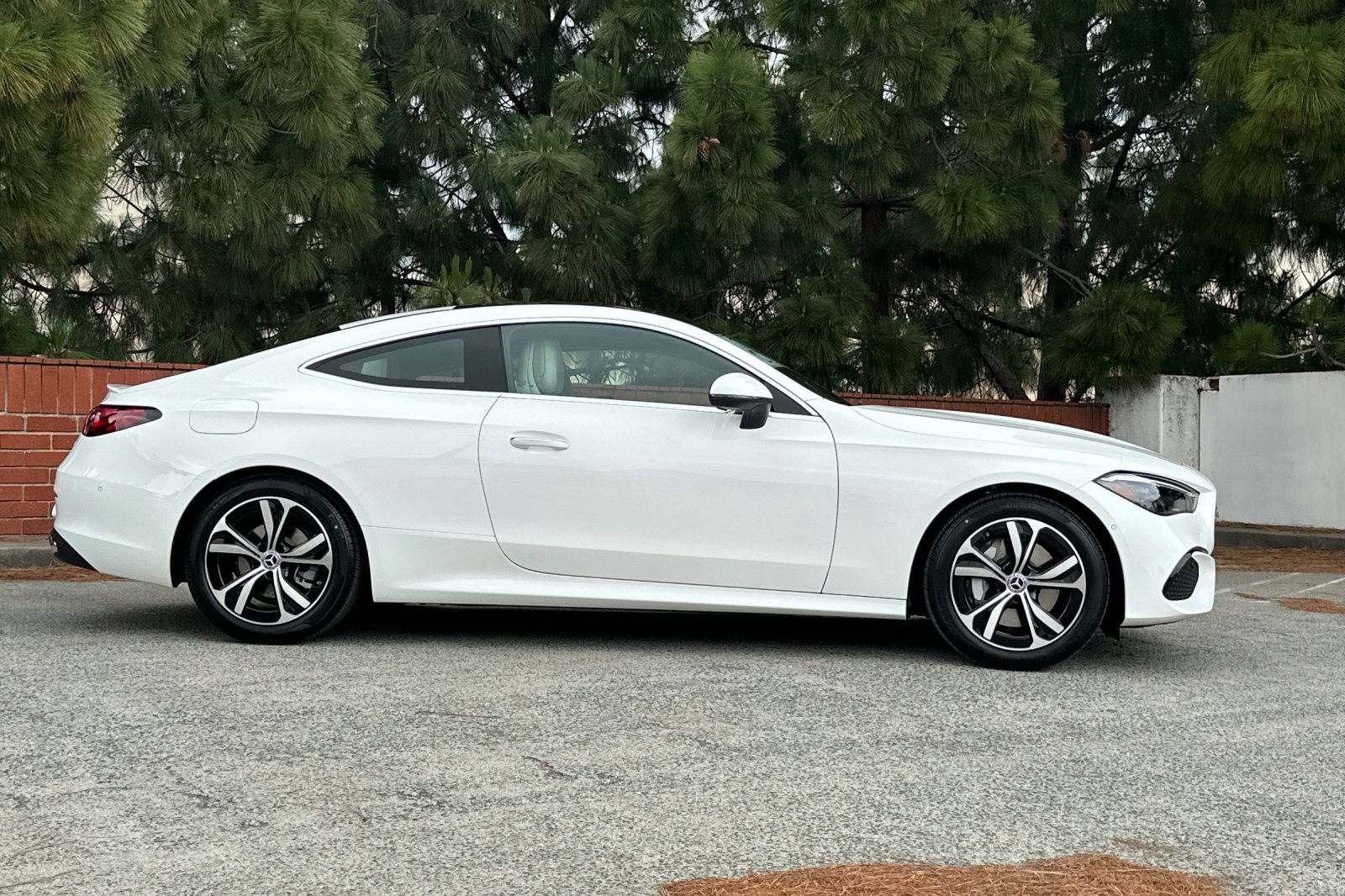 New 2026 Mercedes-Benz CLE 300 4MATIC Coupe image 3