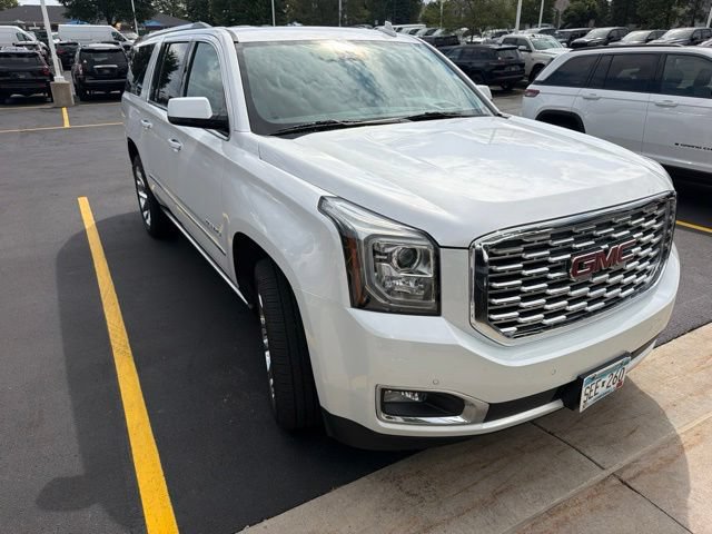 Used 2020 GMC Yukon XL Denali w/ Denali Ultimate Package AWD/4WD image 1