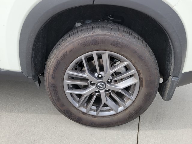Used 2023 Nissan Rogue S AWD/4WD image 14