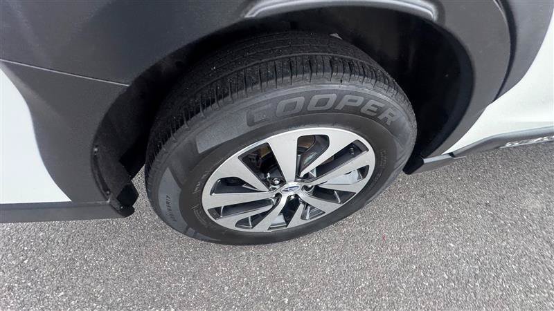 Used 2023 Subaru Outback Premium AWD/4WD image 28