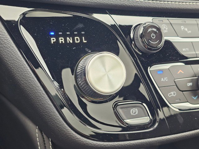 New 2026 Chrysler Pacifica Limited FWD image 36