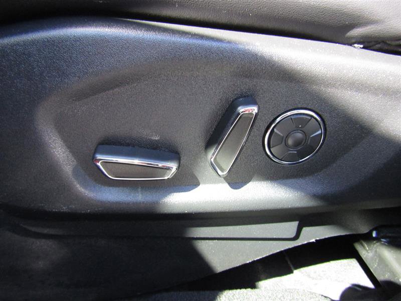 Used 2017 Ford Explorer Platinum image 13