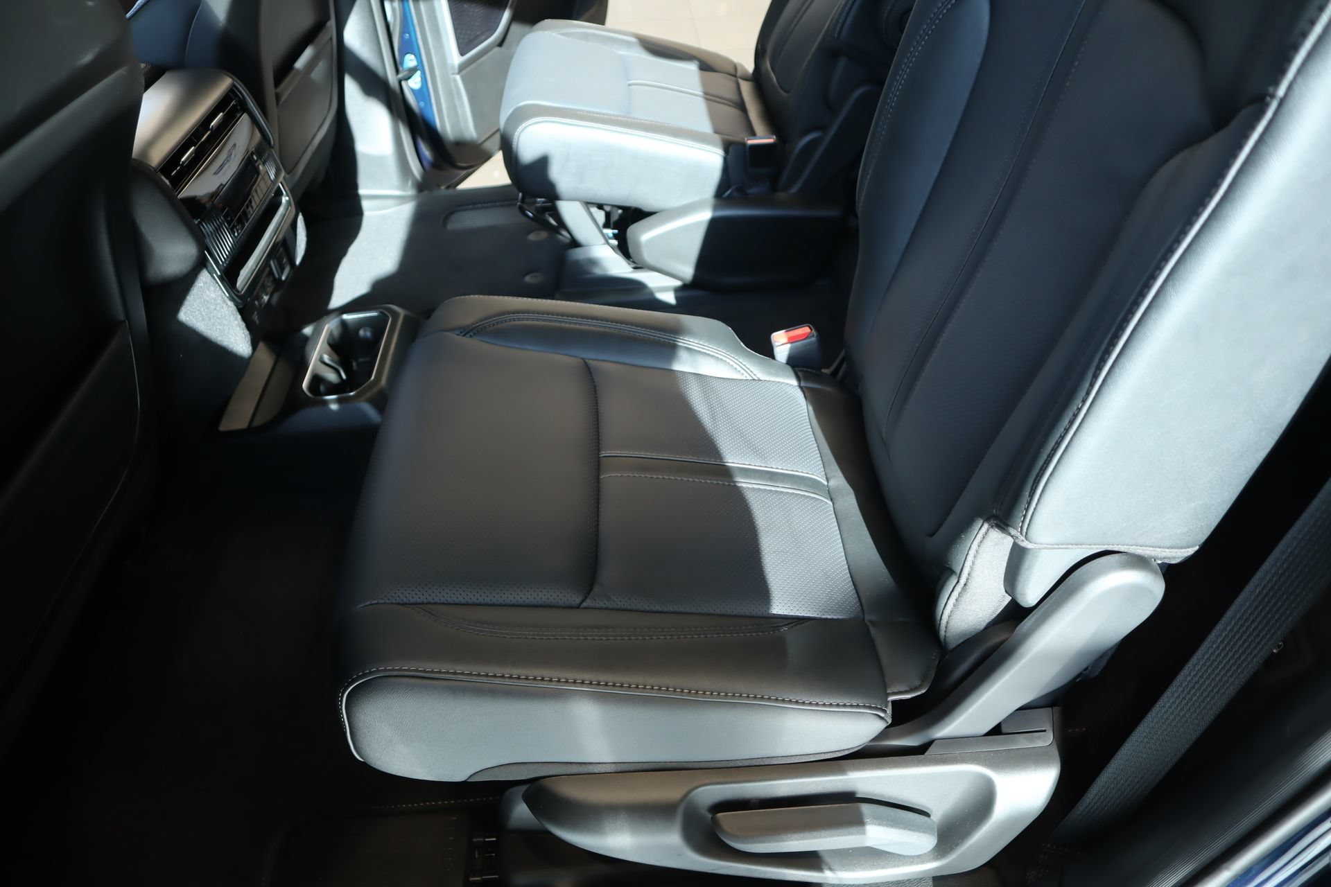 New 2026 Jeep Grand Wagoneer Limited AWD/4WD image 12