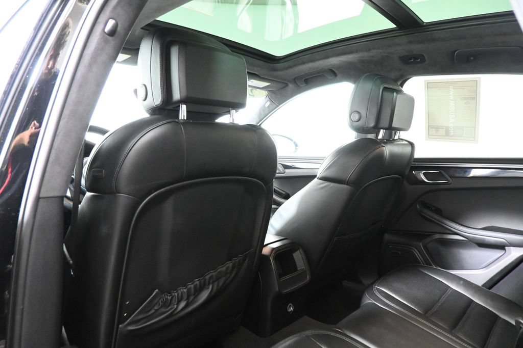 Used 2015 Porsche Macan Turbo AWD/4WD image 31