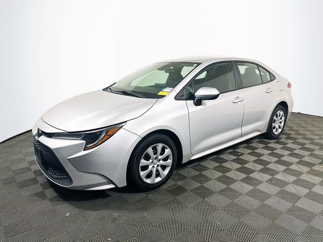 Used 2022 Toyota Corolla LE image 4