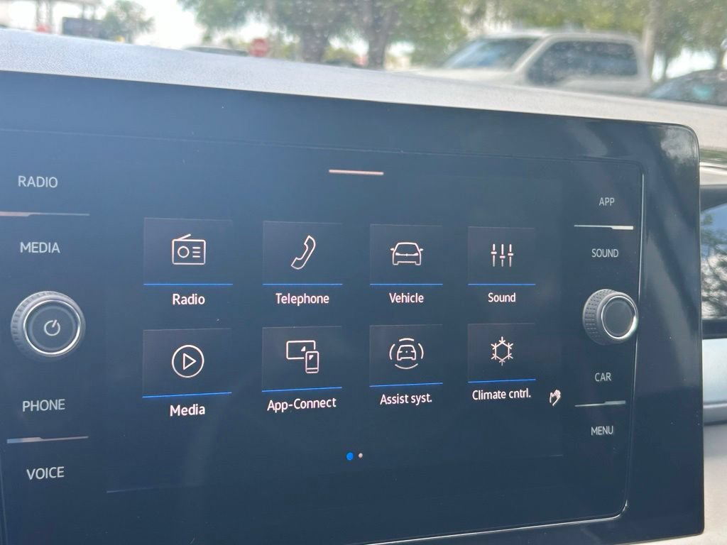 New 2026 Volkswagen Taos SE FWD image 15