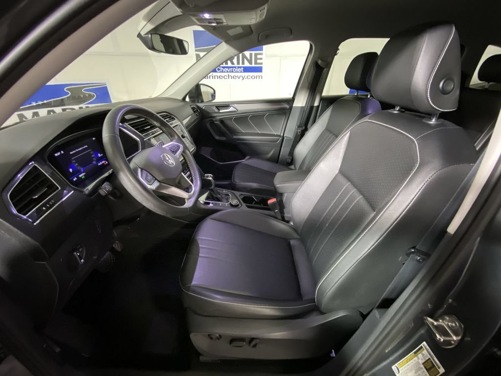 Used 2023 Volkswagen Tiguan SE AWD/4WD image 23