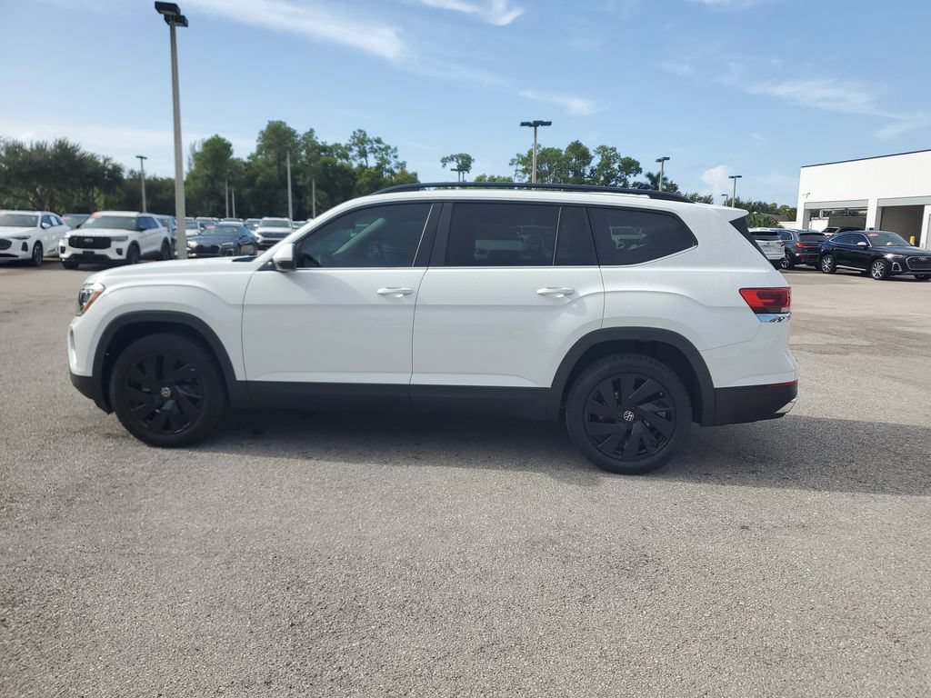 Certified 2024 Volkswagen Atlas SE w/ Panoramic Sunroof Package FWD image 8