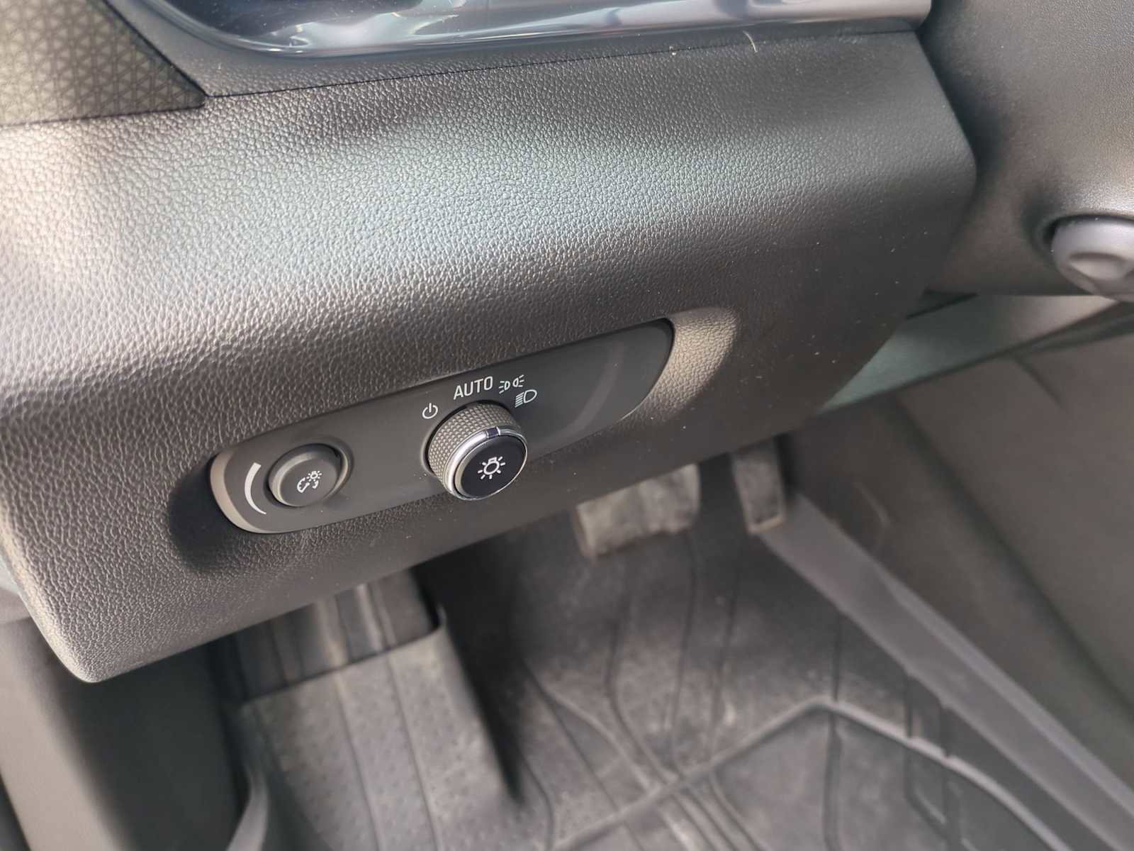 Used 2023 Chevrolet Traverse Premier w/ LPO, Floor Liner Package image 36