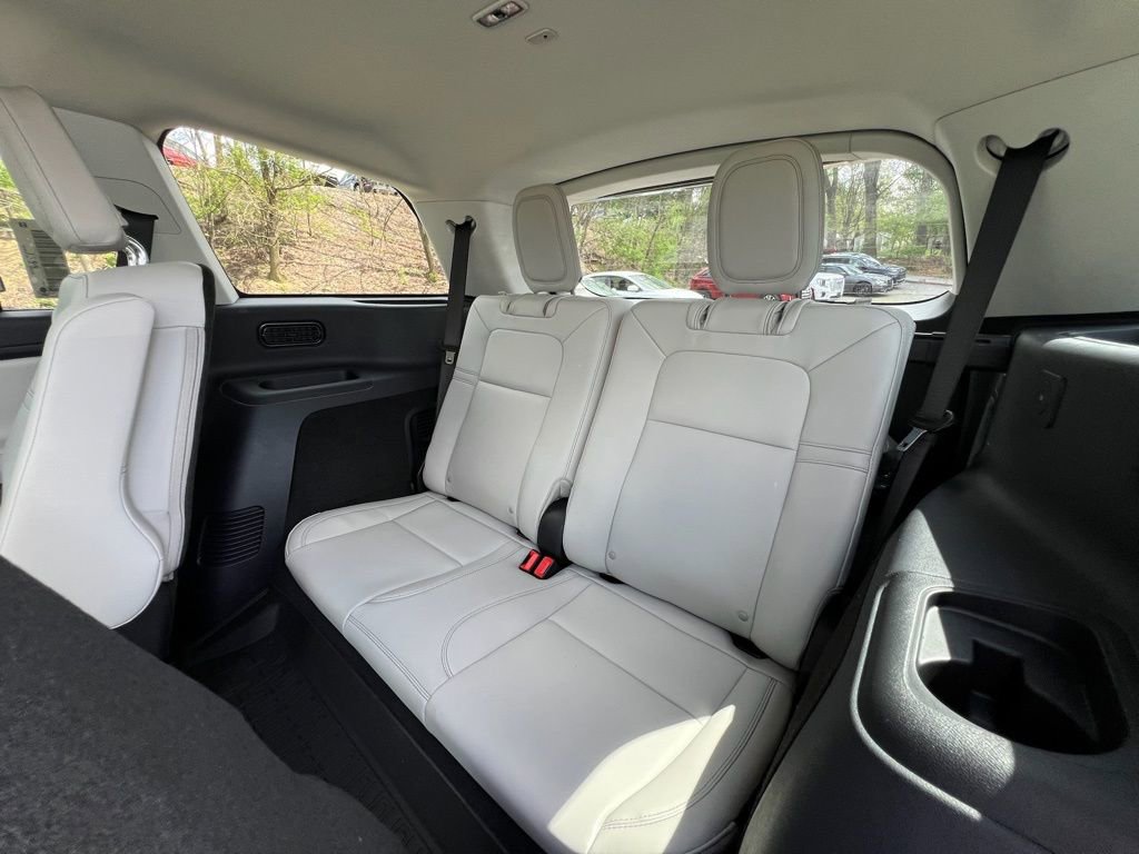 New 2026 Lincoln Aviator AWD image 19
