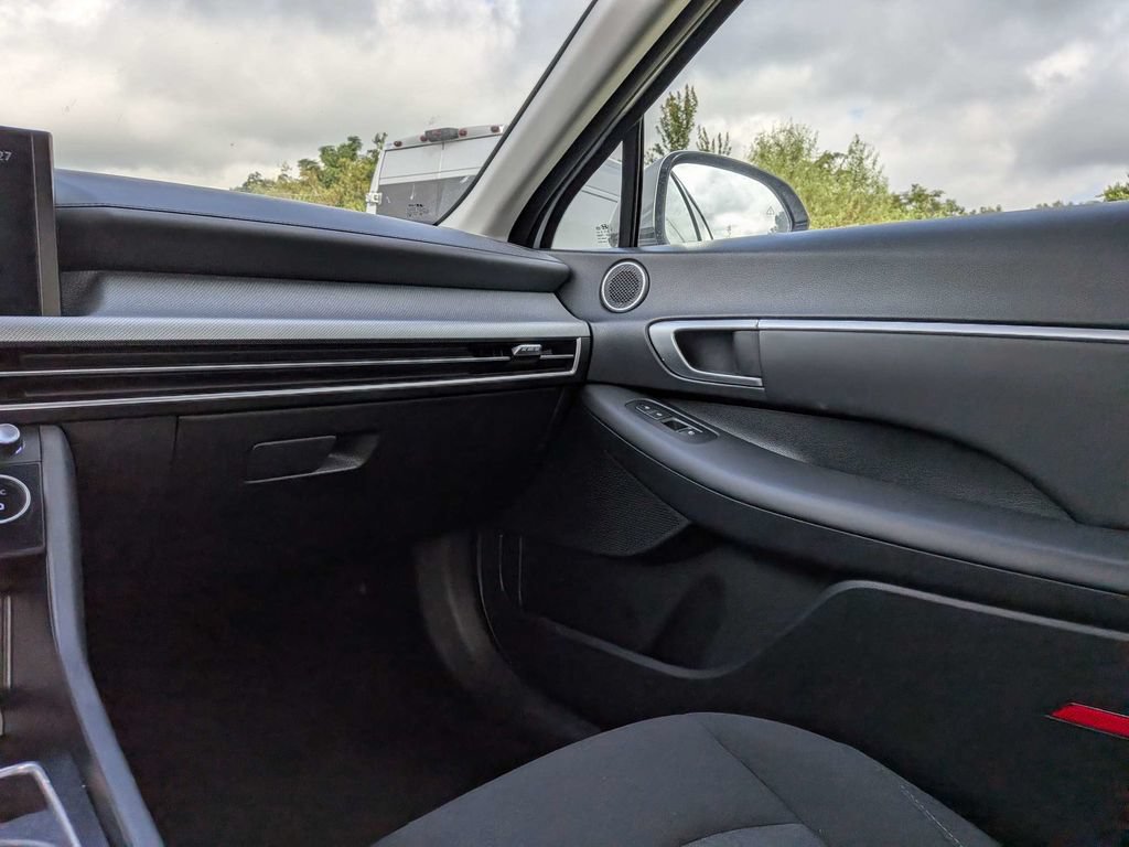 Used 2025 Hyundai Sonata SEL FWD image 15