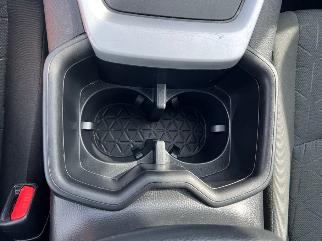 Used 2022 Toyota RAV4 XLE image 37