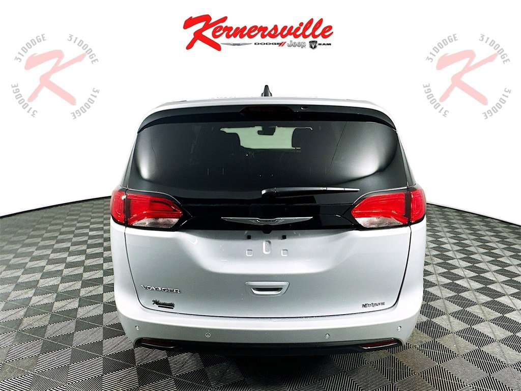 New 2026 Chrysler Voyager LX image 6