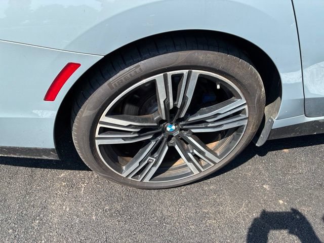 Used 2023 BMW i7 xDrive60 AWD/4WD image 9
