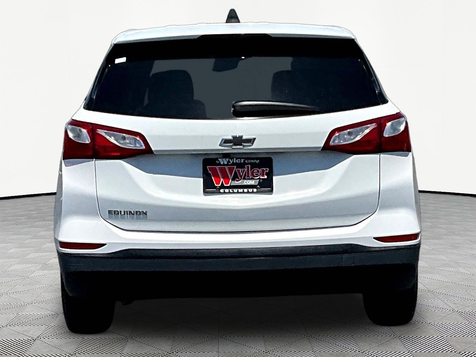 Used 2021 Chevrolet Equinox LS w/ LS Convenience Package FWD image 5