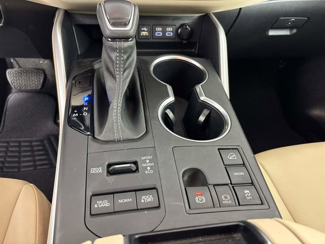 Used 2023 Toyota Highlander XLE AWD/4WD image 21