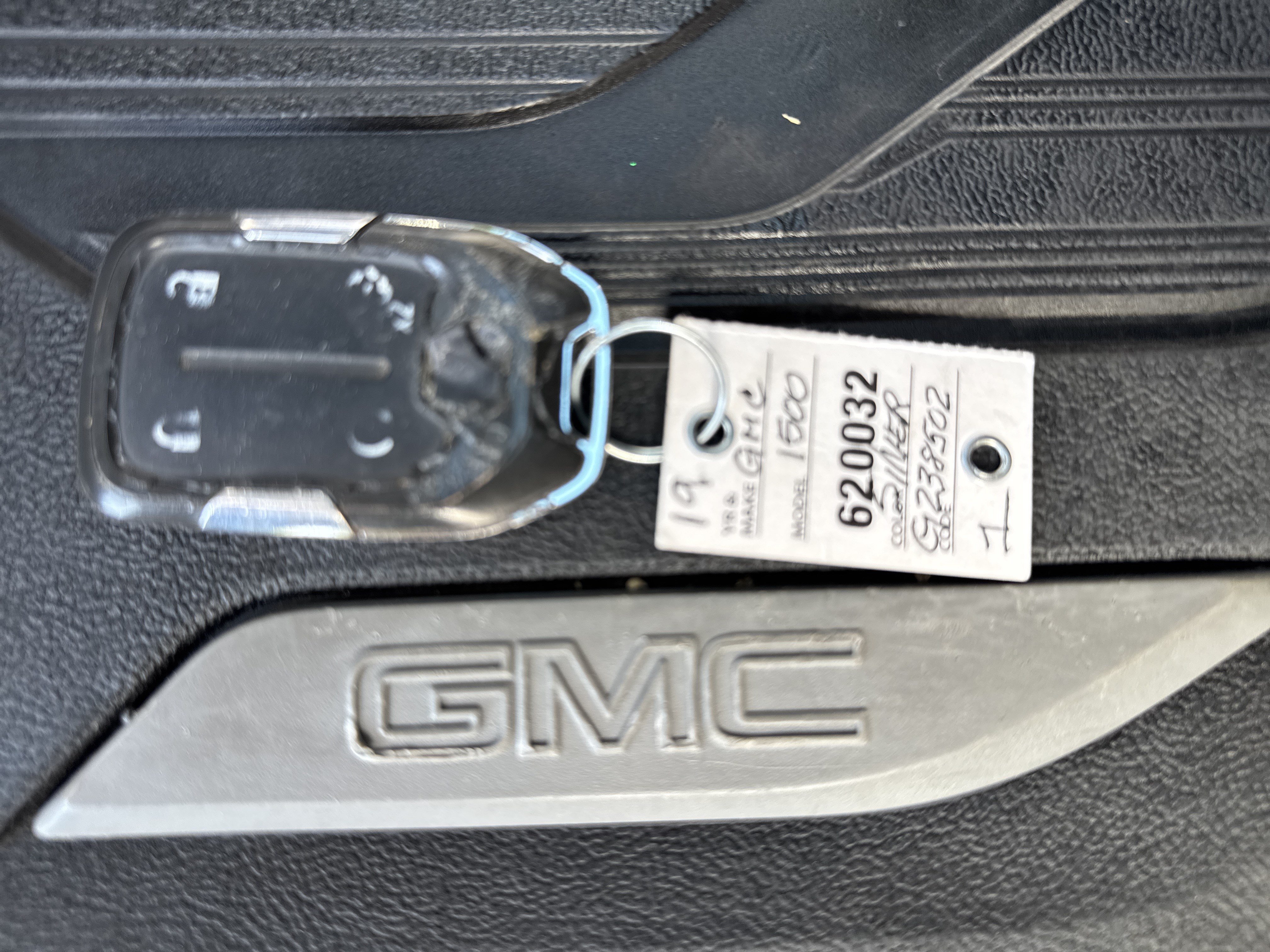 Used 2019 GMC Sierra 1500 SLT w/ Driver Alert Package I AWD/4WD image 23