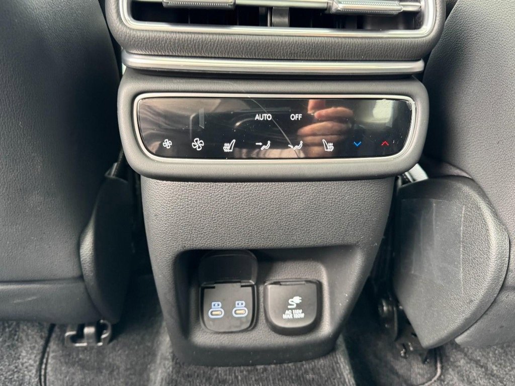 Certified 2025 Genesis GV80 2.5T Prestige image 12