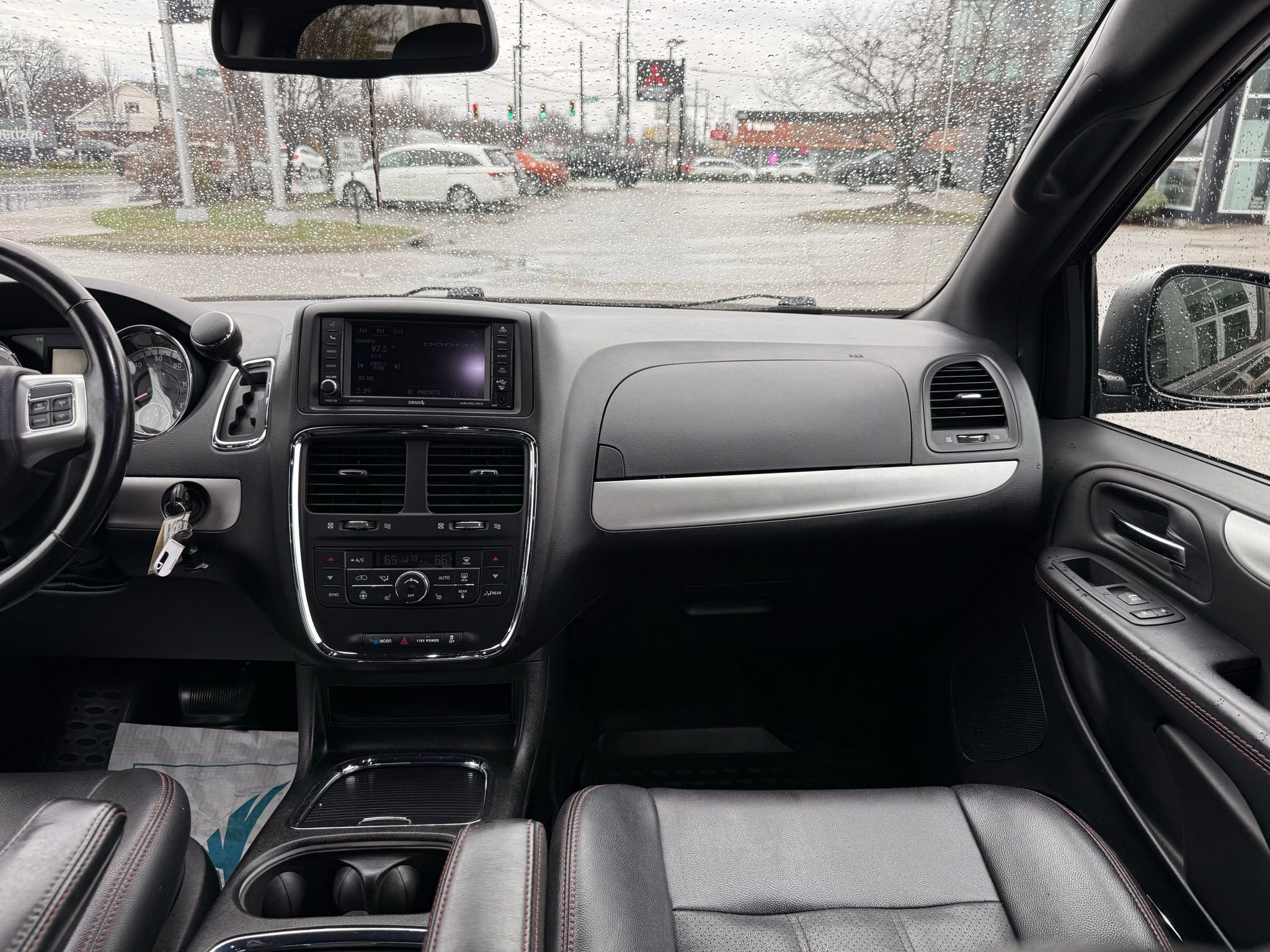 Used 2018 Dodge Grand Caravan GT image 25