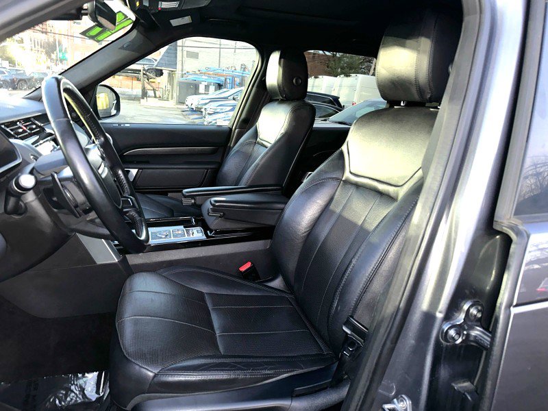 Used 2017 Land Rover Discovery HSE image 30