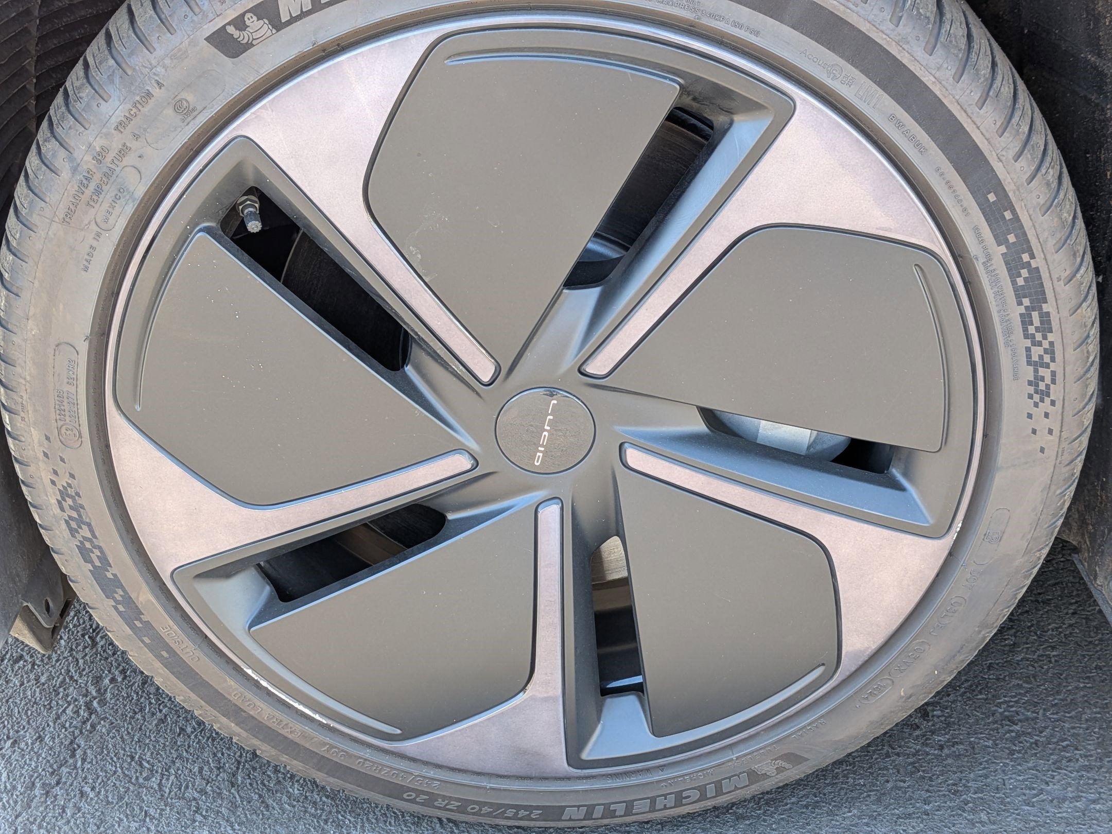 Used 2025 Lucid Air Touring image 12