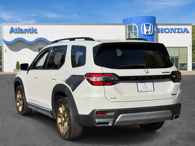Certified 2024 Honda Pilot Touring image 6