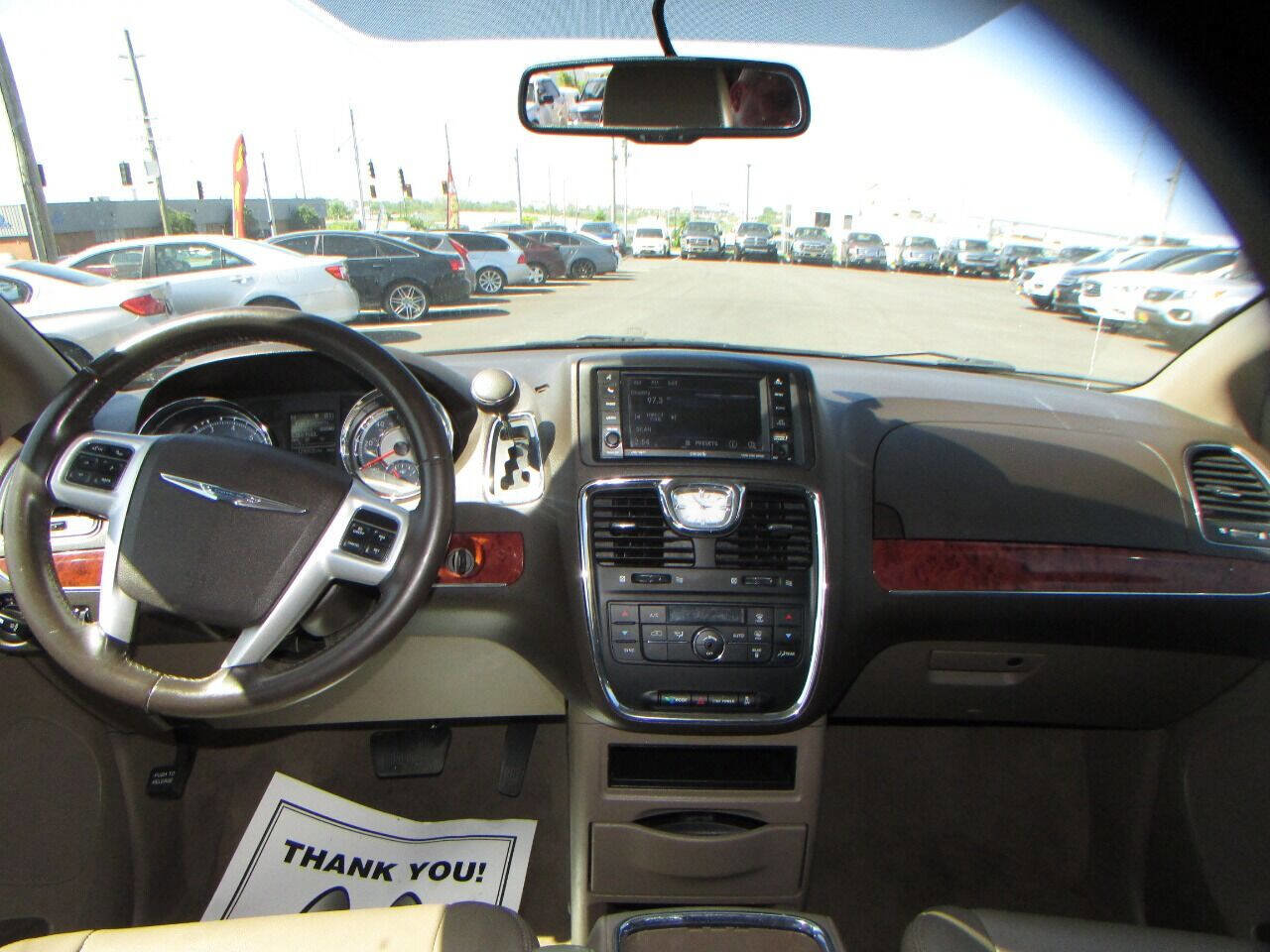 Used 2015 Chrysler Town & Country Touring image 17