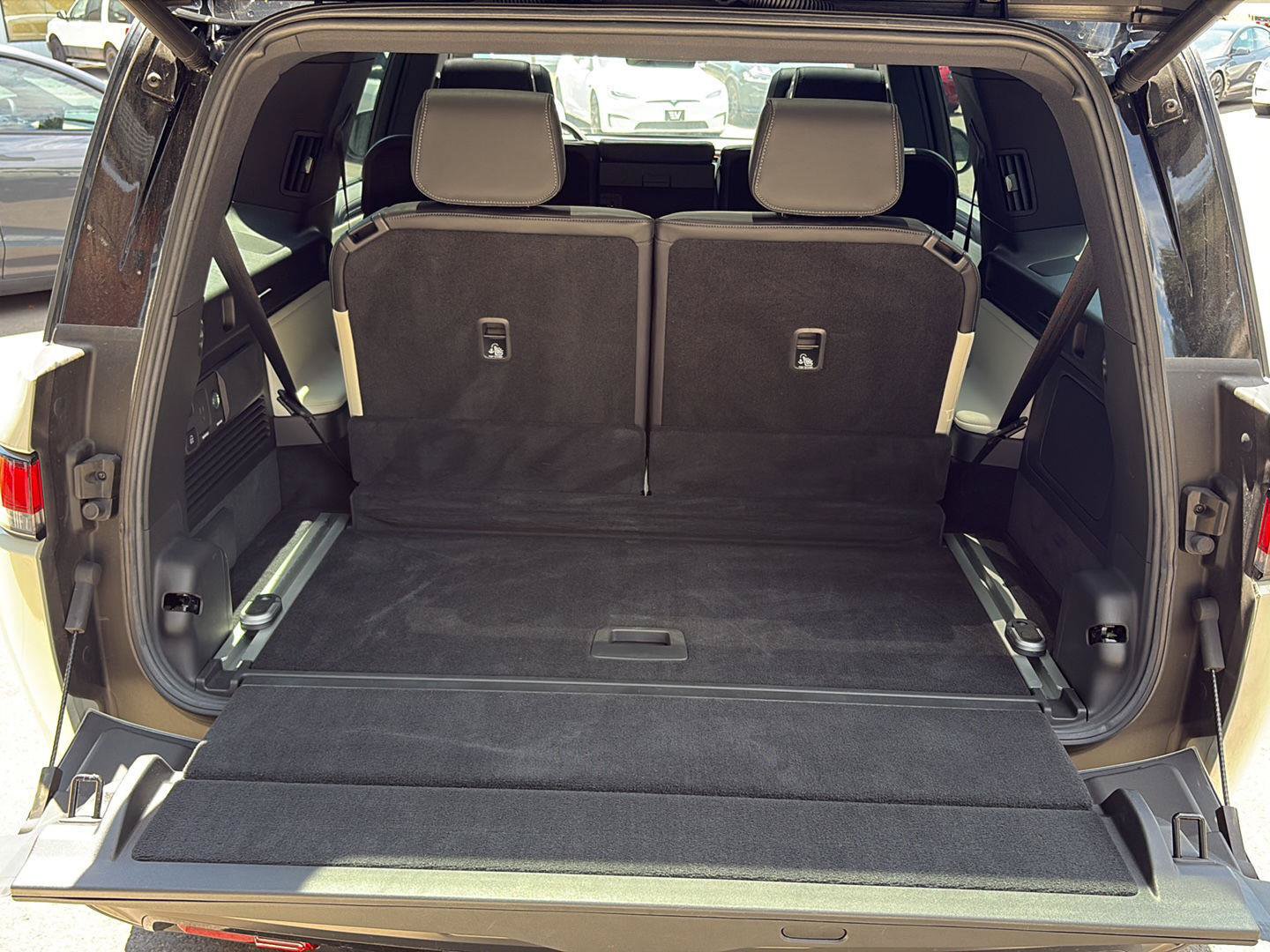 Used 2025 Rivian R1S Adventure AWD/4WD image 21