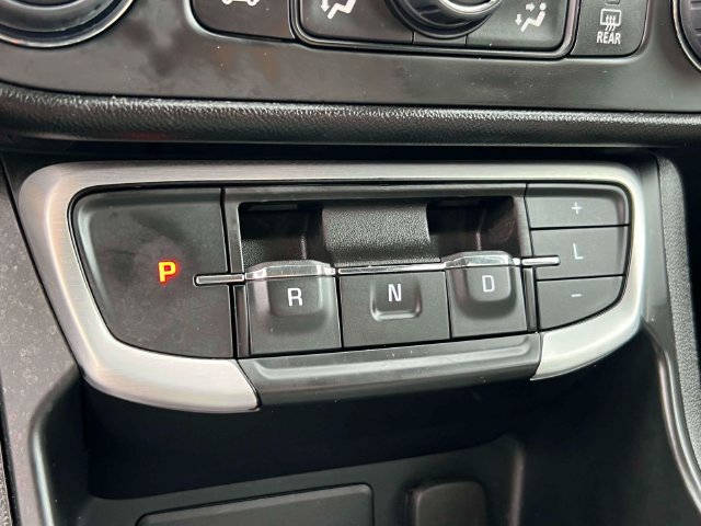 Used 2024 GMC Terrain SLE AWD/4WD image 30