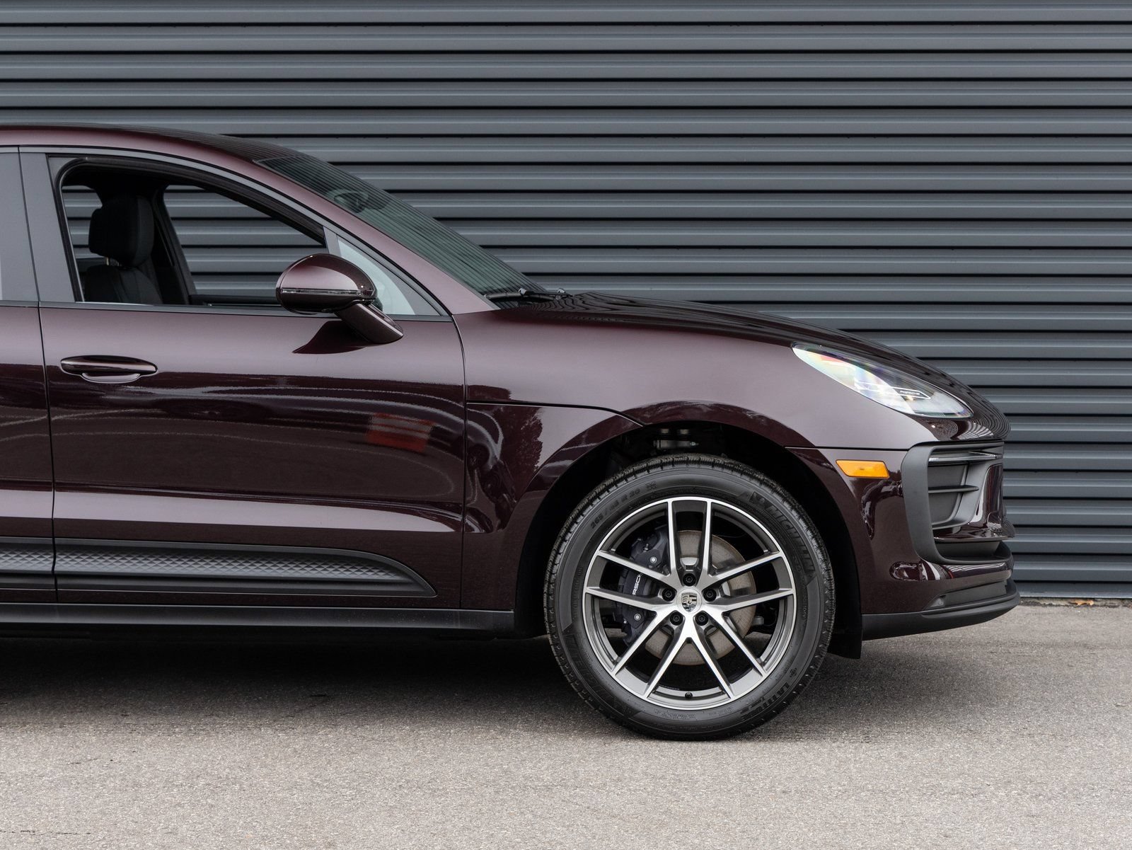 Certified 2026 Porsche Macan AWD/4WD image 9