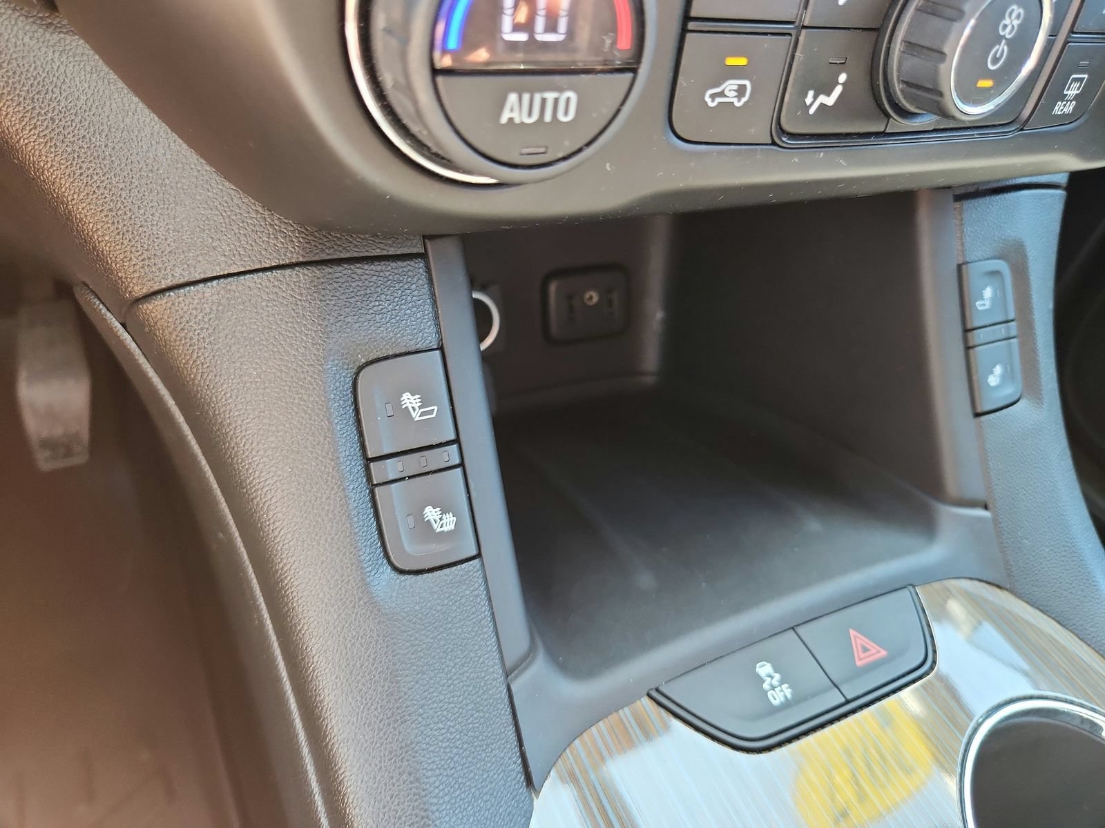 Used 2017 GMC Acadia SLE FWD image 19
