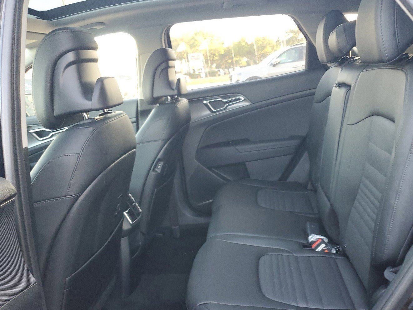 New 2025 Kia Sportage SX image 10