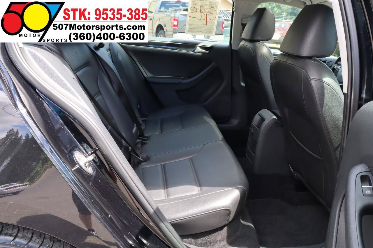 Used 2017 Volkswagen Jetta SEL FWD image 18