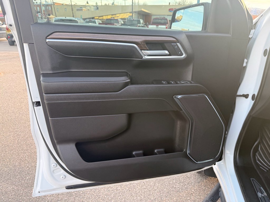 Used 2024 Chevrolet Silverado 1500 LT Trail Boss image 9