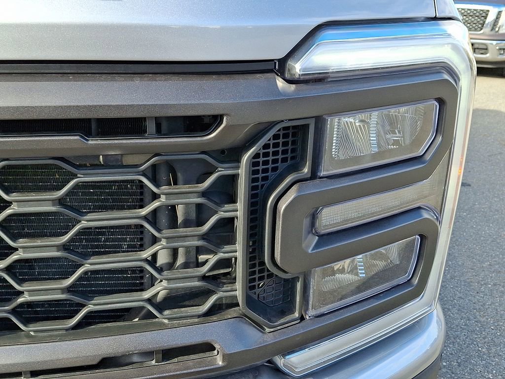 Used 2023 Ford F250 Lariat w/ Sport Appearance Package image 9