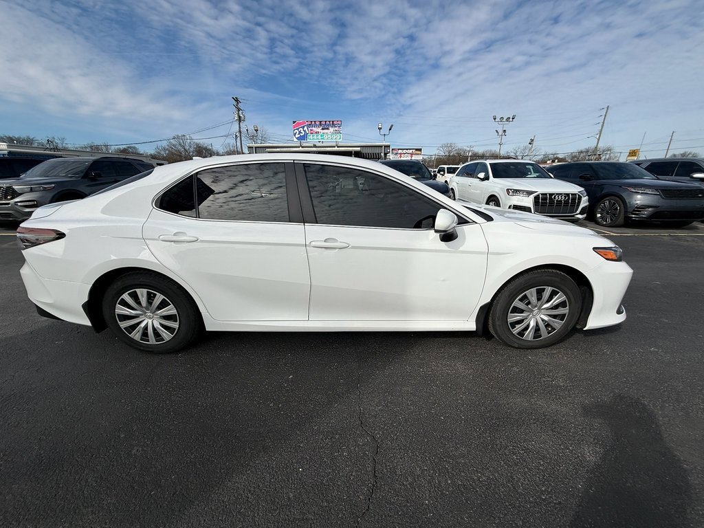 Used 2022 Toyota Camry LE image 2