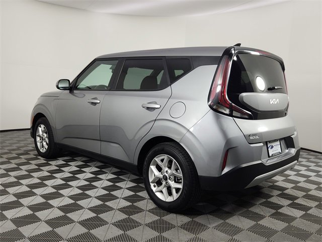 Used 2023 Kia Soul LX w/ LX Technology Package image 3