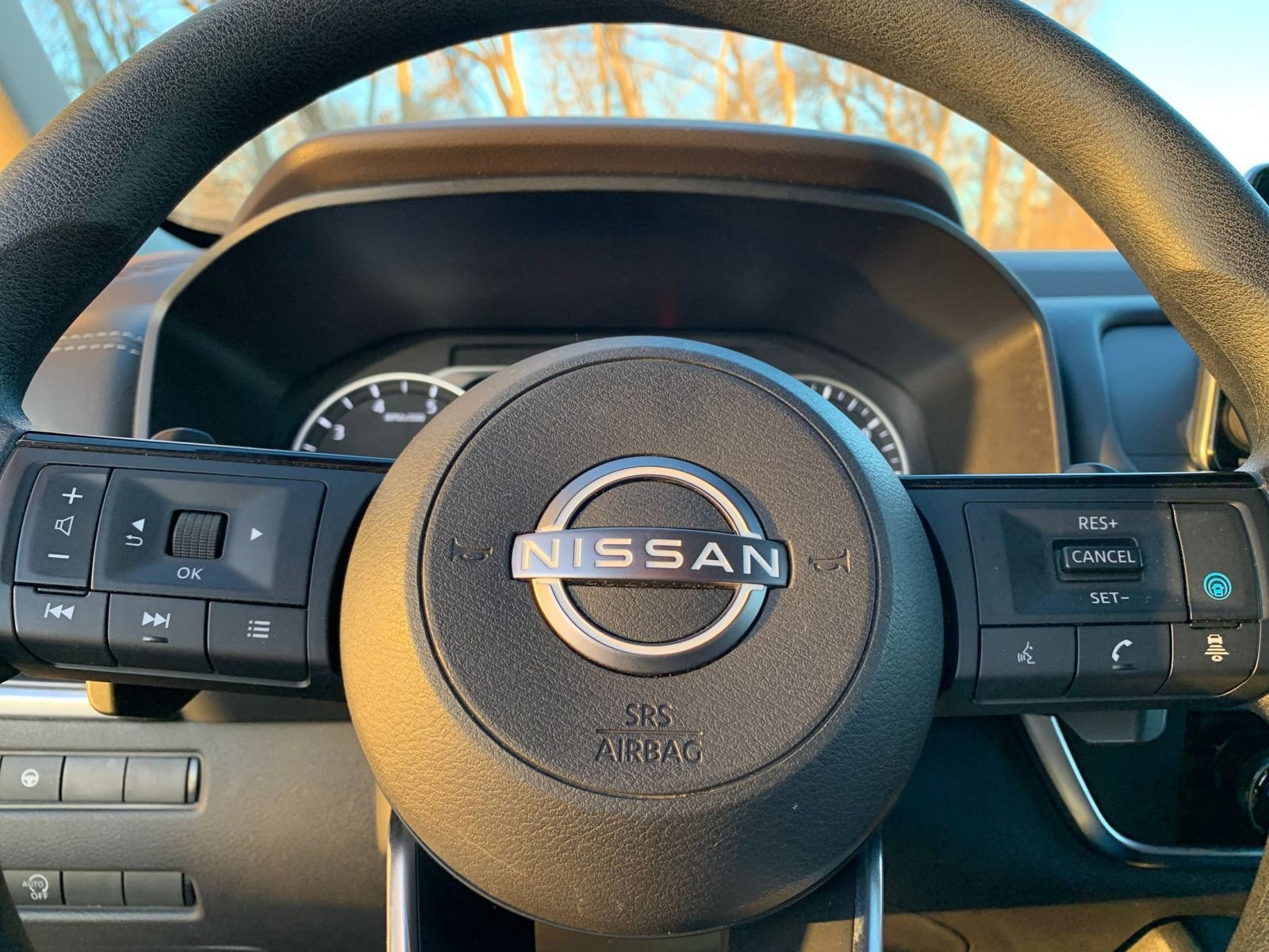 Used 2023 Nissan Rogue SV image 28