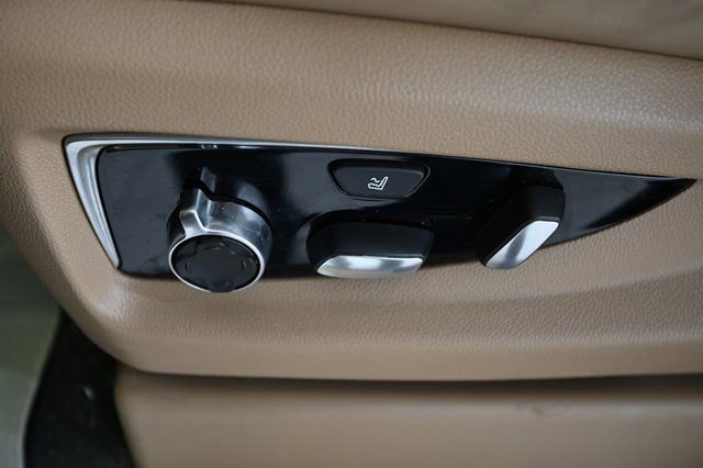 Used 2020 Cadillac Escalade Platinum AWD/4WD image 27