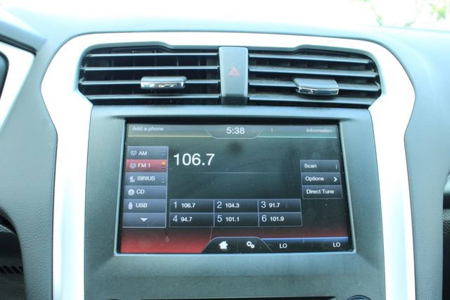 Used 2015 Ford Fusion SE FWD image 20