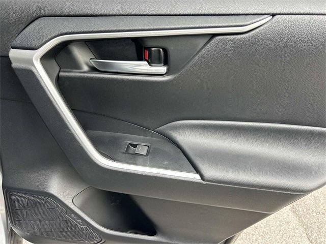 Used 2022 Toyota RAV4 XLE image 24
