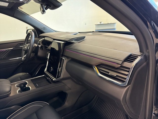 Used 2025 GMC Acadia Denali w/ LPO, Cargo Package image 39