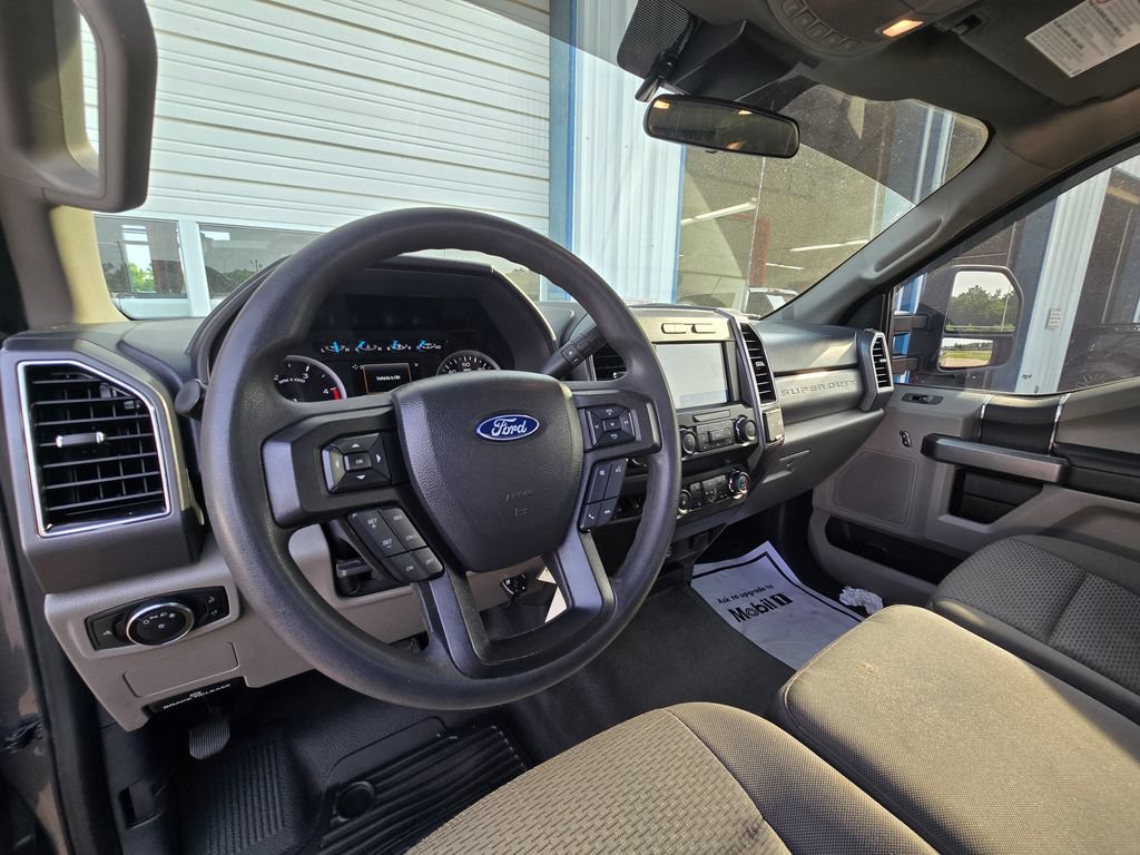 Used 2022 Ford F250 XLT w/ Camper Package RWD image 12